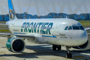 Expansión de Frontier Airlines contribuye al ingreso de divisas y al crecimiento del transporte aéreo en El Salvador
