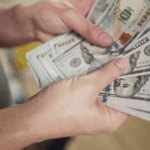 Entrega de escrituras beneficia a familias salvadoreñas con US$400,000