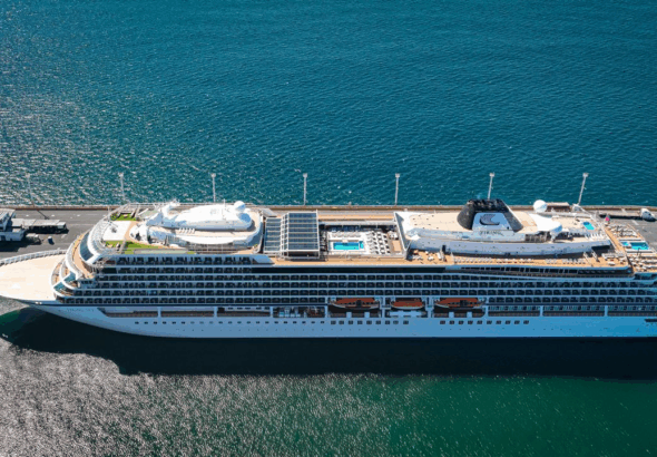 Cerca de mil turistas extranjeros fortalecen el comercio nacional con llegada del Viking Sky a Acajutla