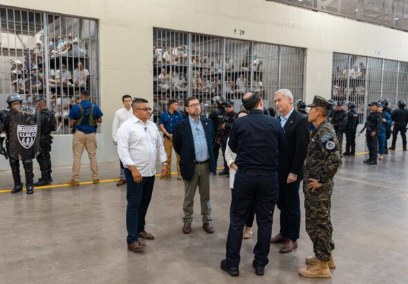 Presidente de Chile analiza experiencia salvadoreña en seguridad pública