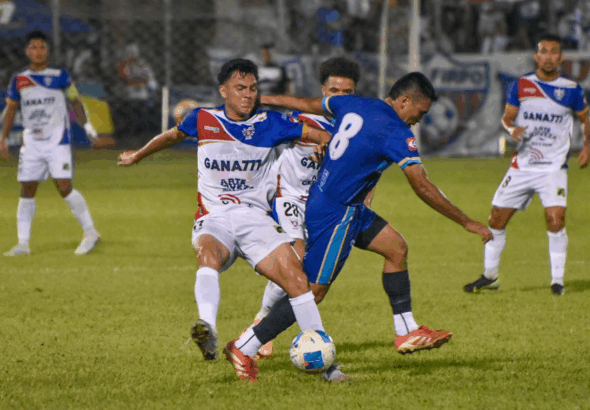 Firpo recibe distinción honorífica por su histórica gesta en el Apertura 2025