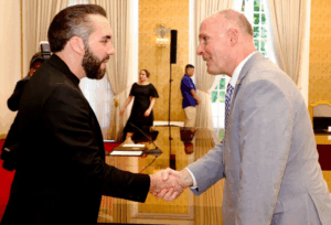 Diálogo bilateral entre El Salvador y EE. UU. avanza con visitas oficiales del Congreso