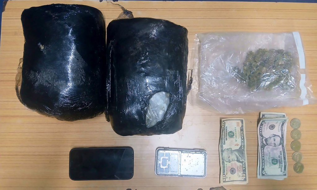 Detienen a joven con marihuana y báscula digital en San Salvador Centro