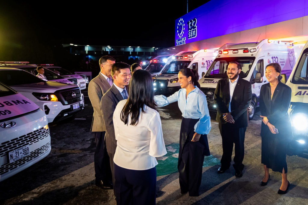 Nuevas ambulancias y clínicas móviles para proteger a madres y bebés