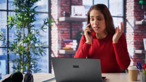 Llamadas falsas con IA: una nueva amenaza para las empresas