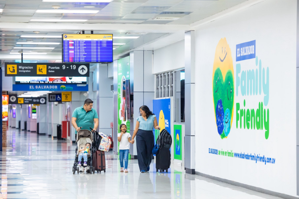 Aeropuerto de El Salvador obtiene sello “Family Friendly”