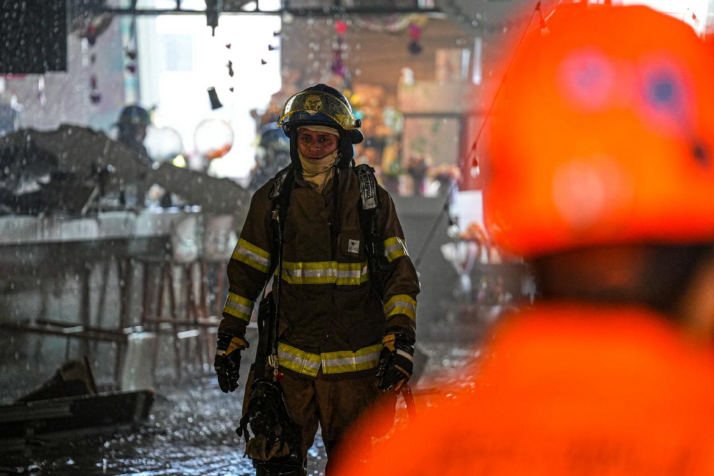 Fallece persona rescatada durante incendio en Bambú City Center