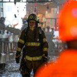 Fallece persona rescatada durante incendio en Bambú City Center