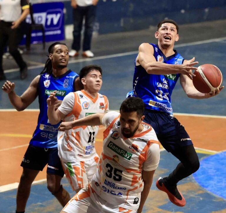 San Salvador gana de visita y toma protagonismo en la liga