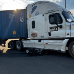 Dos heridos tras choque entre rastra y motocicleta