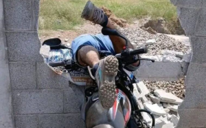 Motociclista gravemente herido tras impactar contra escuela en La Blanca, San Marcos