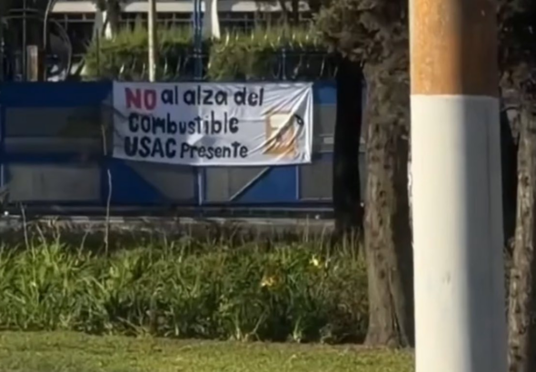 Protestas y bloqueos por alza de combustibles en Guatemala