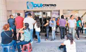 Más de 400 mil salvadoreños podrán renovar gratis su DUI tras aprobación legislativa