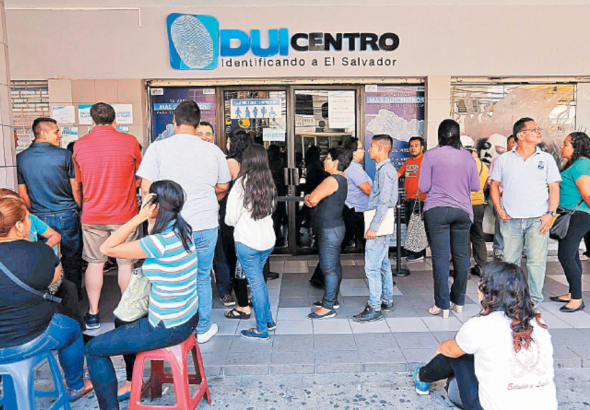 Más de 400 mil salvadoreños podrán renovar gratis su DUI tras aprobación legislativa