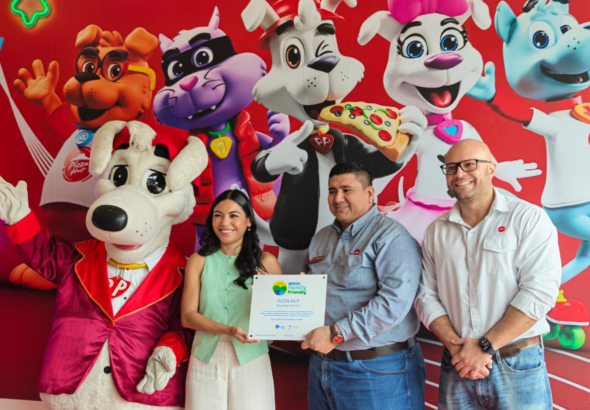 Pizza Hut El Salvador fortalece su compromiso con las familias salvadoreñas al recibir certificación Family Friendly
