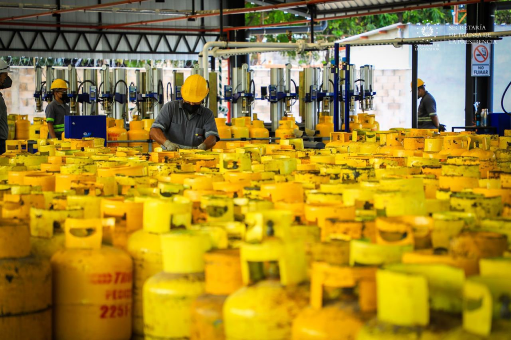 Buscan mantener subsidio al gas licuado para evitar alzas en gastos familiares
