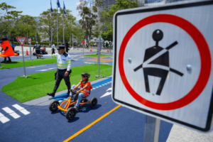 Promueven cultura vial con parque educativo móvil en San Salvador
