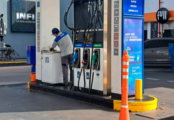 Plantean mantener multas de hasta US$100,000 en la cadena de comercialización de combustibles