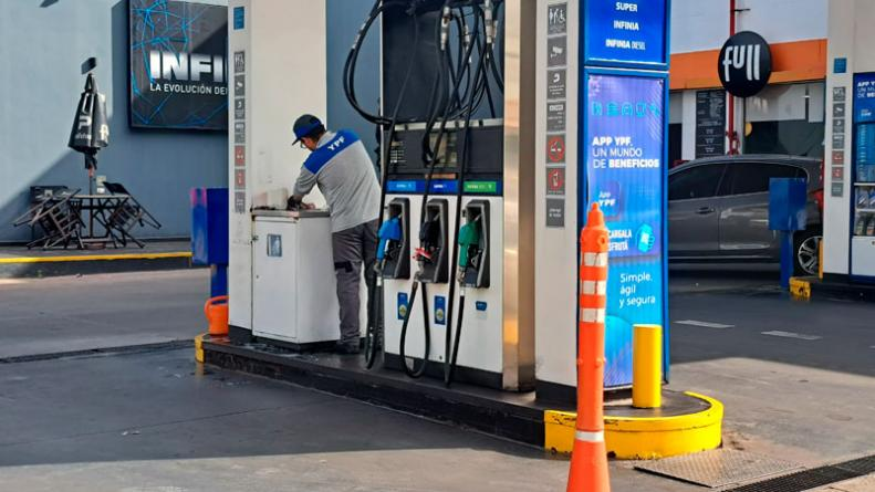Plantean mantener multas de hasta US$100,000 en la cadena de comercialización de combustibles