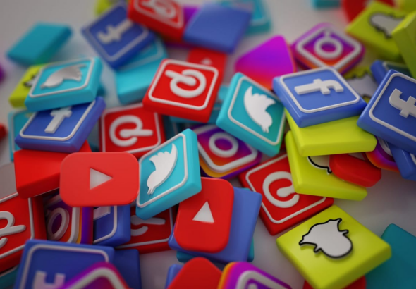 «Las redes sociales están haciendo infelices a los niños»: Reino Unido anuncia veto histórico para menores de 16 años
