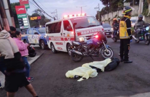 Trágica mañana en carretera a El Salvador deja dos motoristas fallecidos