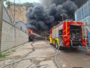 Rescate continúa en Tegucigalpa: familiares aseguran que hay sobrevivientes bajo los escombros