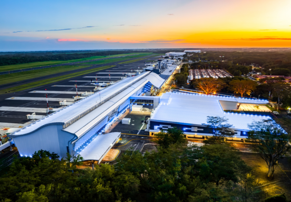 Nueva terminal del Aeropuerto Internacional de El Salvador amplía capacidad de atención a pasajeros