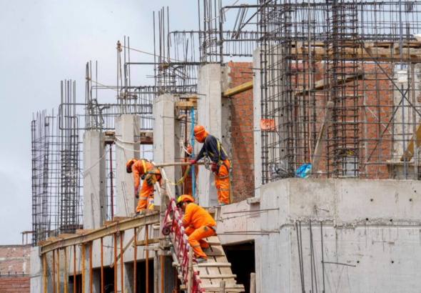 Economía de El Salvador crece 4.8% impulsada por inversión, construcción y consumo interno