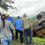 Autoridades investigan accidente de autobús que dejó tres fallecidos en San Juan del Río Coco