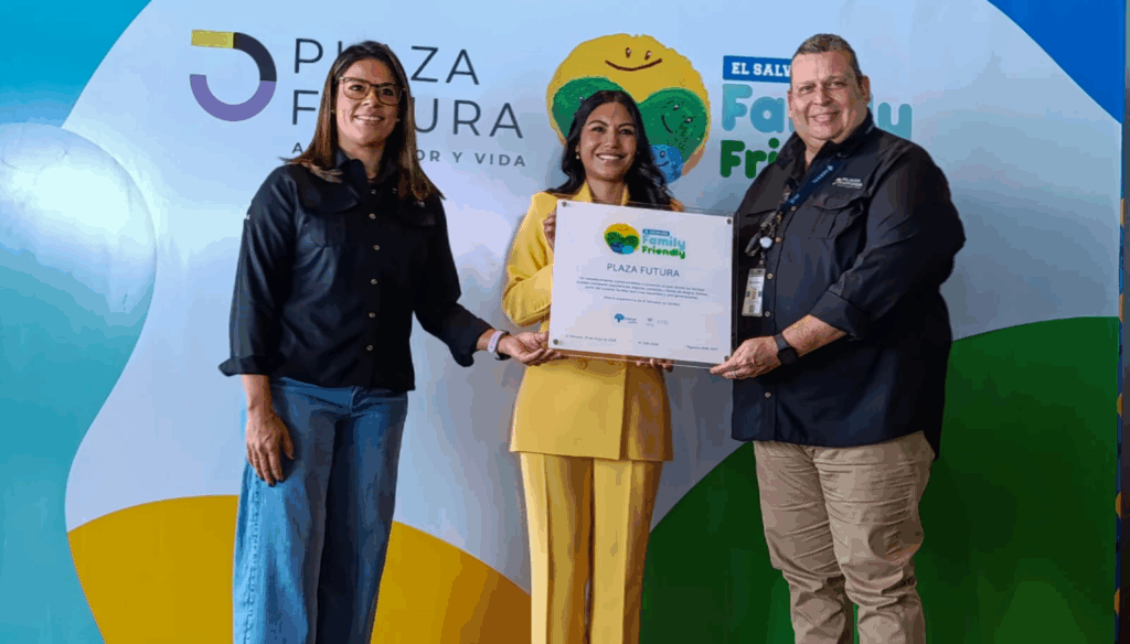 Plaza Futura se convierte en el primer complejo de usos mixtos con el Sello Family Friendly