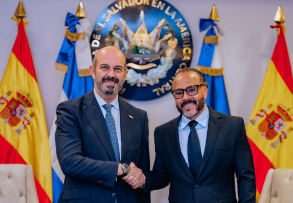 El Salvador y España impulsan cooperación parlamentaria durante reunión entre legisladores