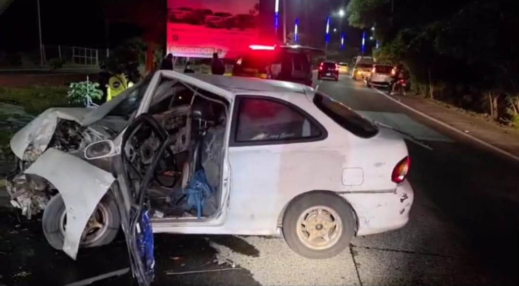Accidente en la autopista a Comalapa deja dos lesionados de gravedad en San Juan Talpa