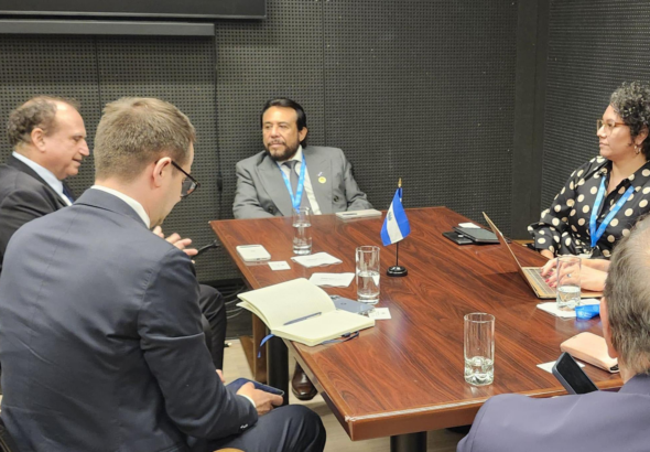 Vicepresidente Félix Ulloa y Google exploran nuevas oportunidades de cooperación en IA