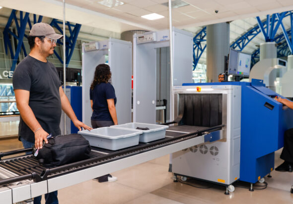 El Salvador fortalece la experiencia de viaje de los pasajeros con nuevas medidas en los  puntos de inspección del aeropuerto  