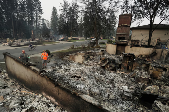 Incendios forestales ponen al límite a equipos de emergencia en el oeste de Estados Unidos