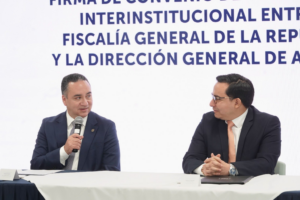 Convenio entre Aduanas y FGR busca agilizar controles contra contrabando y evasión fiscal
