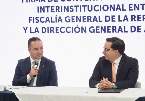 Convenio entre Aduanas y FGR busca agilizar controles contra contrabando y evasión fiscal