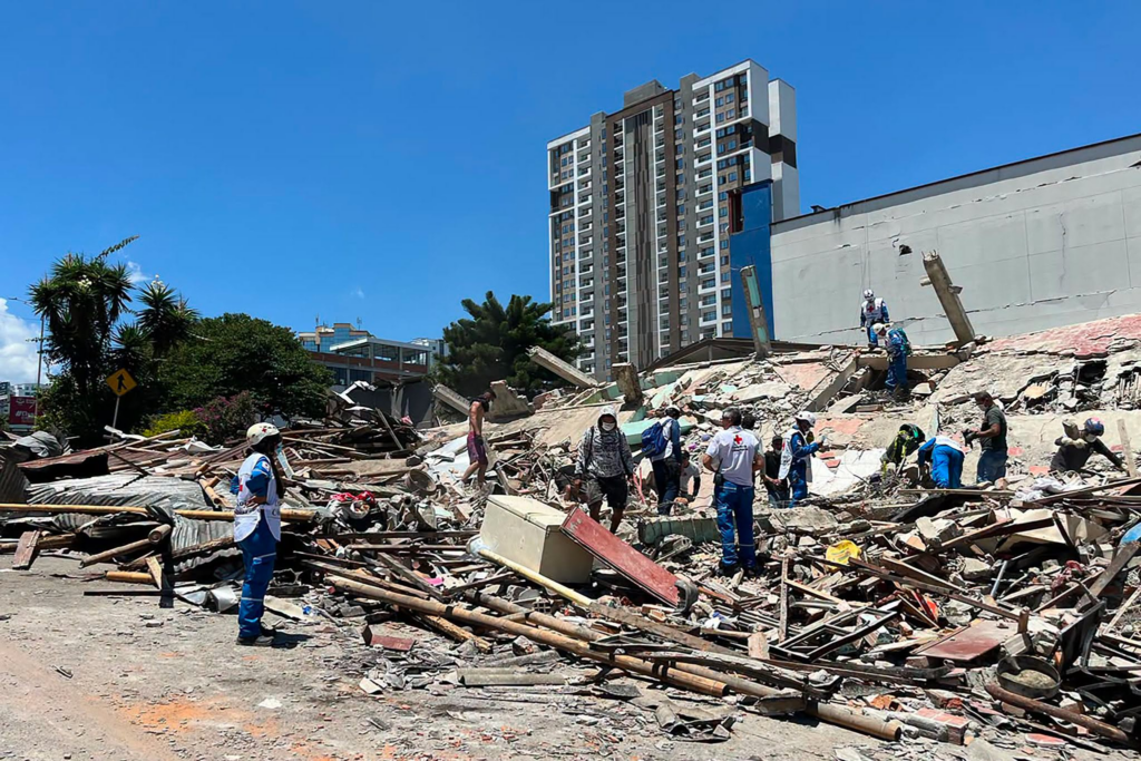 Terremoto de 7.4 deja más de 130 fallecidos y 570 heridos en Colombia