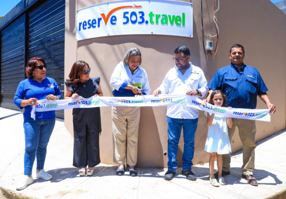 Gobierno y empresarios fortalecen el turismo como sector estratégico de la economía salvadoreña