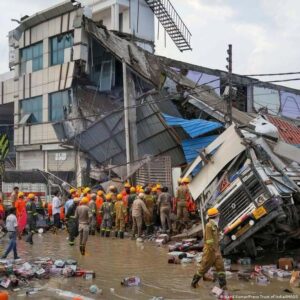Derrumbe de edificio en Nueva Delhi deja seis personas fallecidas