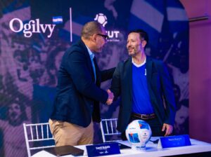 Ogilvy El Salvador y la FESFUT establecen una alianza estratégica integral en beneficio del fútbol salvadoreño