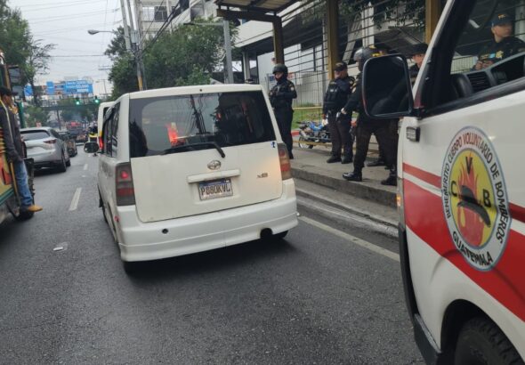 Conductor muere tras ataque armado en la Calzada San Juan
