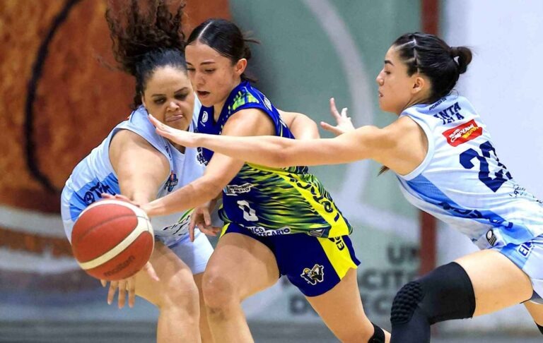 Santa Tecla reacciona tras un segundo periodo complicado y vence a Ahuachapán