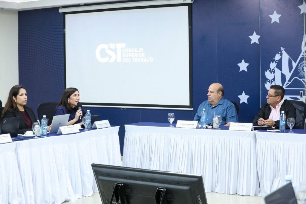 Trabajadores plantean mantener derechos adquiridos ante posible modernización de horarios laborales