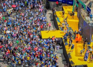 Salvadoreños disfrutan del Centro Histórico durante la novena edición de la Pedaleada