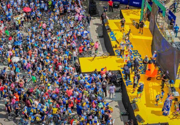 Salvadoreños disfrutan del Centro Histórico durante la novena edición de la Pedaleada