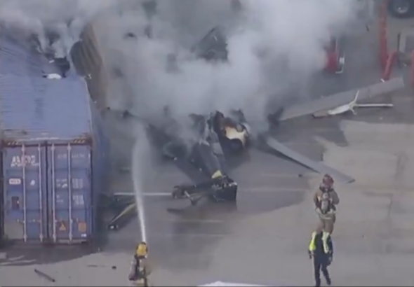 Mueren periodista y piloto tras caída de helicóptero de noticias en Los Ángeles