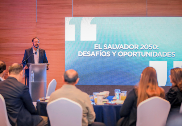 Sector empresarial analiza oportunidades económicas ante el envejecimiento de la población