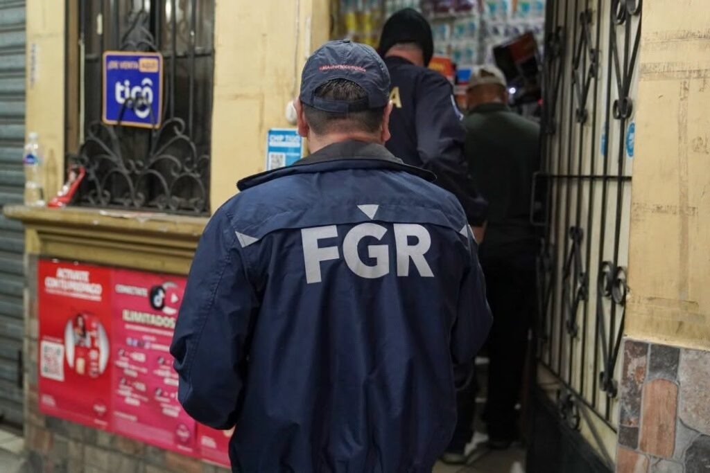 Capturan a ocho personas por presunto contrabando de cigarrillos en Santa Ana y Sonsonate