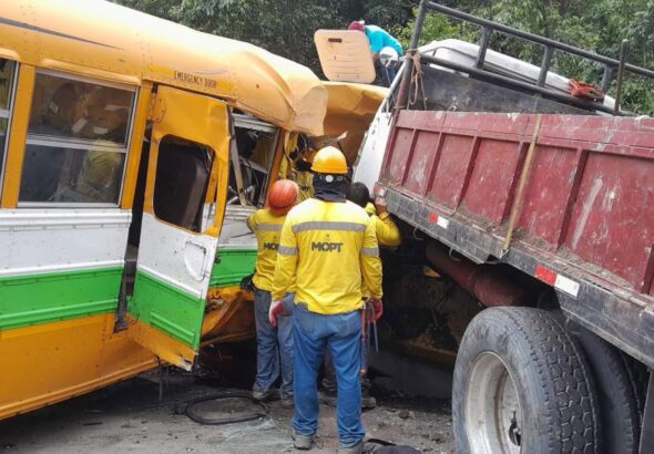 Camión sin frenos provoca grave accidente con varios vehículos en Los Chorros